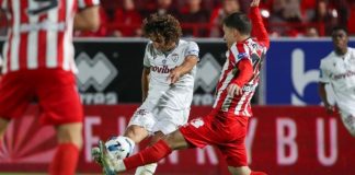 Πανσερραϊκός-ΑΕΛ 0-2: Έσπασαν επιτέλους το «ρόδι» οι «βυσσινί»