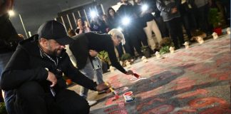 Έγραψαν ξανά τα ονόματα των θυμάτων των Τεμπών στο Σύνταγμα – «Μέχρι Τέλους»