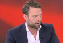 Ο Κασσελάκης συγκαλεί έκτακτο συνέδριο – Αφήνει ανοιχτό το ενδεχόμενο αναστολής του Κινήματος Δημοκρατίας