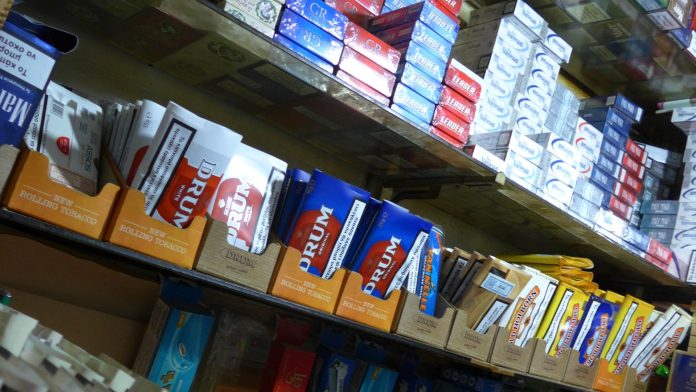 «Καπέλο» 2 ευρώ στα τσιγάρα ετοιμάζει να φέρει η ΕΕ