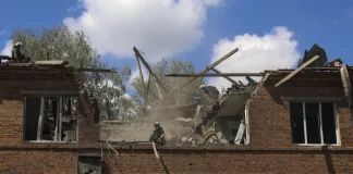 Δυο νεκροί και τέσσερις τραυματίες σε πλήγματα της Ρωσίας στην ανατολική Ουκρανία