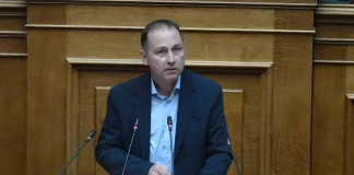 Άρση ασυλίας του βουλευτή του ΚΚΕ, Βασίλη Μεταξά – Κατηγορείται ότι έκλεψε ασπίδα αστυνομικού σε κινητοποίηση