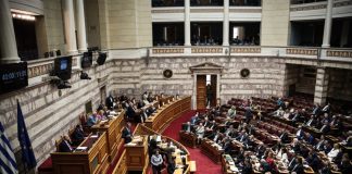 Βουλή: Ψηφίστηκε από την Ολομέλεια, με 158 «υπέρ» έναντι 109 «όχι», το εργασιακό νομοσχέδιο