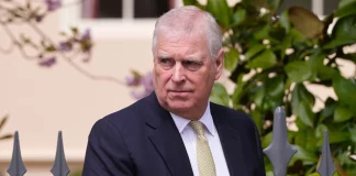 Αποποιείται τους τίτλους του ο πρίγκιπας Άντριου μετά τις νέες αποκαλύψεις για εμπλοκή του στο σκάνδαλο Επστάιν