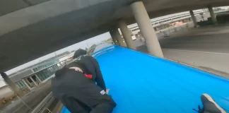 «Είναι αυτοκτονία» – Δύο κορίτσια σκοτώθηκαν κάνοντας subway surfing στη Νέα Υόρκη: Η μόδα που σκοτώνει