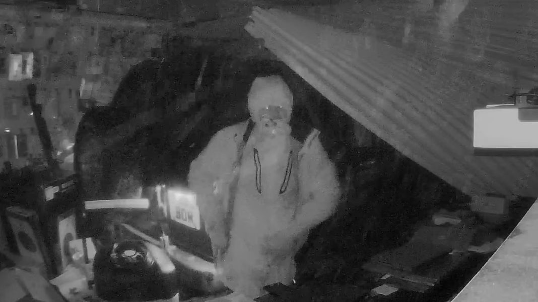 103940691-0-image-m-18_1763382311149