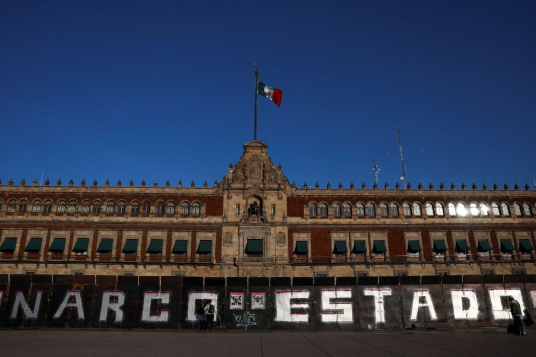 2025-11-15T010553Z_583901923_RC2PWHA6L03A_RTRMADP_5_MEXICO-VIOLENCE-1200x800