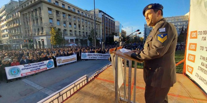 Πάλι στο δρόμο οι στρατιωτικοί κατά της «αντιμεταρρύθμισης» των Ε.Δ