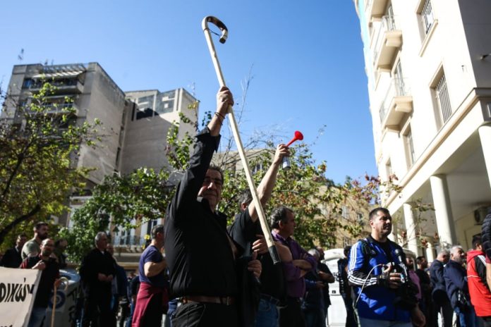 ΟΠΕΚΕΠΕ: Οι πληρωμές βυθίζονται στην ασάφεια – Οι αγρότες βγαίνουν στα μπλόκα