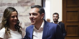 Βιβλίο Τσίπρα: Η διάψευση του fake SMS, η πρόταση σε Αχτσιόγλου και η ανησυχία Κασσελάκη για τα… παιδιά του στο Μαξίμου