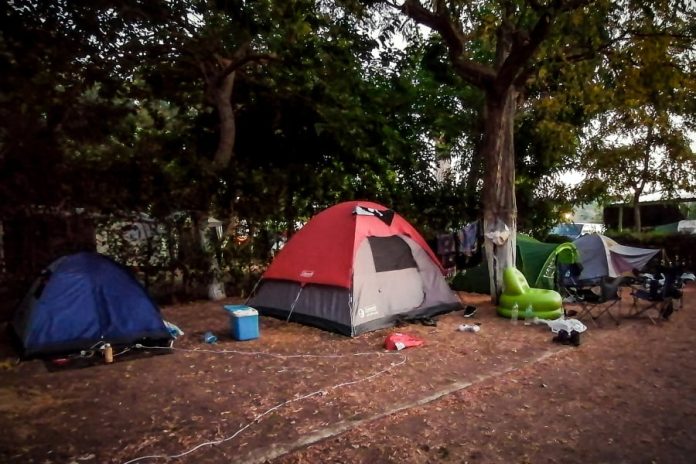 Φοινικούντα: Έφοδος της ΕΛ.ΑΣ στα καταστήματα επιχειρηματία στο κέντρο της Αθήνας