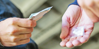 «Βαποράκια» ναρκωτικών ετών 15