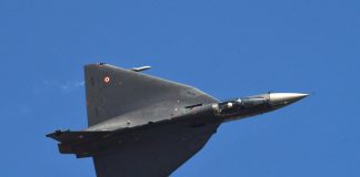 Συντριβή μαχητικού αεροσκάφους στο Dubai Air Show: Έπεσε μπροστά στο κοινό – Νεκρός ο πιλότος (VIDEO)