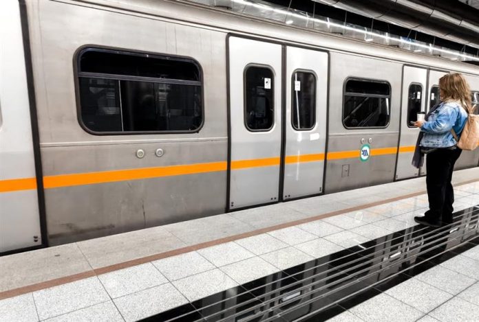 «Επικίνδυνη κατάσταση» στο μετρό: Δύο συρμοί σταμάτησαν εκτός αποβάθρας μέσα σε 40 μέρες