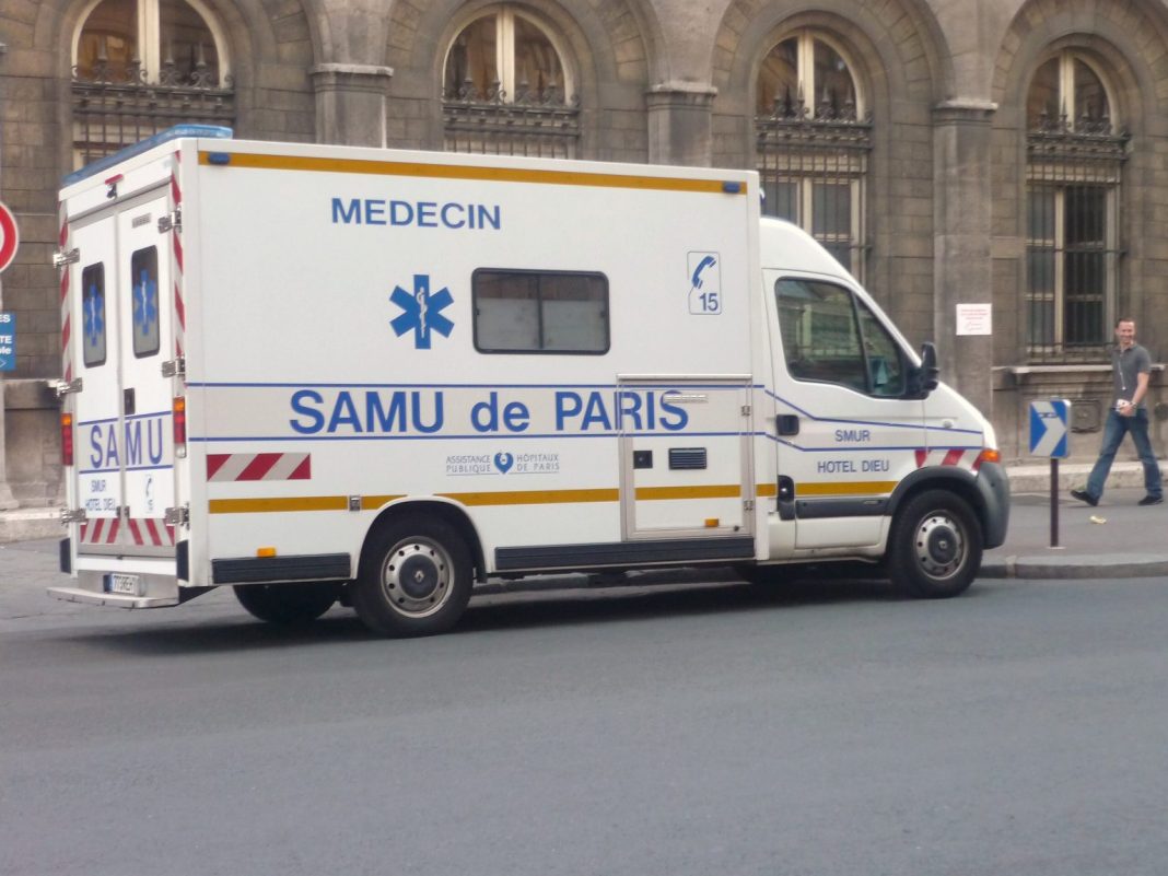 Ambulance_in_France-1536x1152