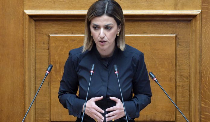 Στο στόχαστρο «γαλάζιων» βουλευτών η Αγαπηδάκη για τα ΕΛΤΑ