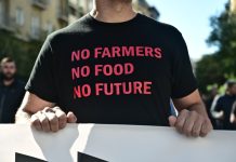 Μια ξεχασμένη Ελλάδα κατέβηκε στους δρόμους