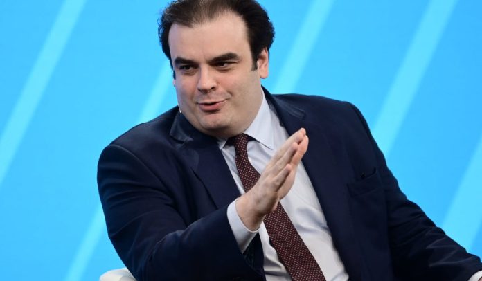 Ύμνοι Handelsblatt για Πιερρακάκη: Περιζήτητος σύμβουλος για μεταρρυθμίσεις