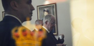 Τεράστια «επιτυχία» Τασούλα: Κατάφερε να τον κράζουν κυβέρνηση και αντιπολίτευση