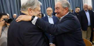 Καραμανλής και Βενιζέλος μιλούν για την «κρίση της Δημοκρατίας σήμερα» – Φουντώνει ο πονοκέφαλος του Μαξίμου