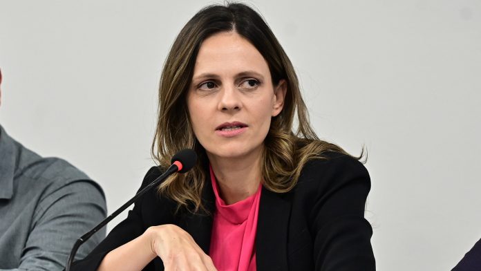 Αχτσιόγλου: «Ιστορικό ψέμα οι ανακοινώσεις Κεραμέως – Η ΝΔ διατηρεί το καθεστώς κατάργησης των συλλογικών συμβάσεων»