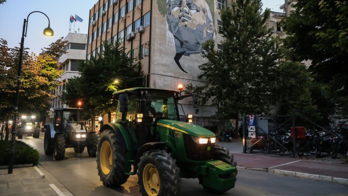 Στους δρόμους οι αγρότες: «Απόβαση» στην Αθήνα, «πολιορκία» στην Αλεξανδρούπολη για την επίσκεψη Μητσοτάκη