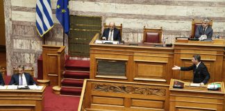 Ο Ανδρουλάκης περιμένει τον Μητσοτάκη στη… γωνία για την ακρίβεια και το ιδιωτικό χρέος – Σήμερα η σύγκρουση στη Βουλή