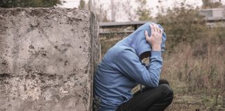 Στο νοσοκομείο της Ξάνθης 15χρονος – Νεαροί τον έσυραν σε στενό και τον πλάκωσαν στο ξύλο