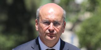 Χατζηδάκης κατά Παπαστεργίου και Πιερρακάκη