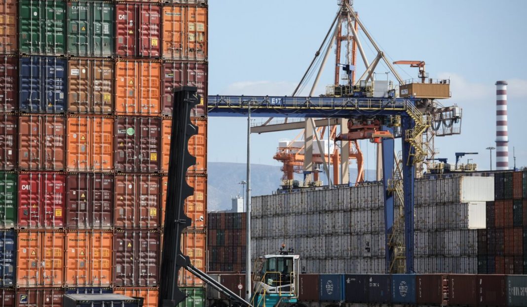 24ΩΡΗ ΑΠΕΡΓΙΑ ΣΤΗΝ COSCO ΣΤΗΝ ΠΥΛΗ ΤΟΥ ΣΕΜΠΟ ΓΙΑ ΤΟΝ ΘΑΝΑΤΟ 45ΧΡΟΝΟΥ ΝΑΥΤΕΡΓΑΤΗ (ΣΩΤΗΡΗΣ ΔΗΜΗΤΡΟΠΟΥΛΟΣ/EUROKINISSI)