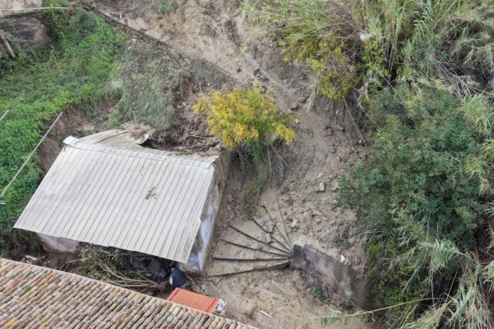 «Οι καταστροφές είναι βιβλικές» – Δήμαρχοι και ο περιφερειάρχης μιλούν για τη σφοδρή κακοκαιρία