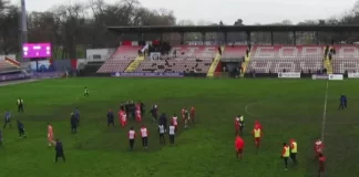 Σοκ στη Σερβία: Οπαδοί εισέβαλαν στα αποδυτήρια και απείλησαν παίκτες με όπλα