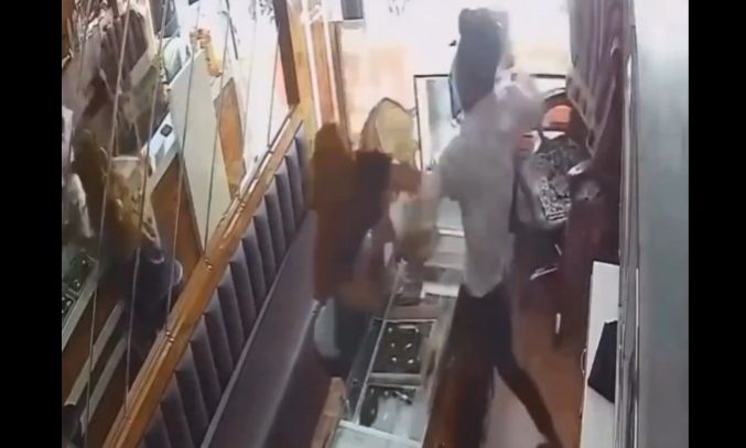 ec90cc9d-1762684615809-12344812-listeia1