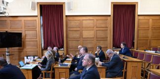 Βίαιη προσαγωγή του Φραπέ ζητά η αντιπολίτευση – Η μεθόδευση της ΝΔ μετά το «στρίβειν δια του υπομνήματος»