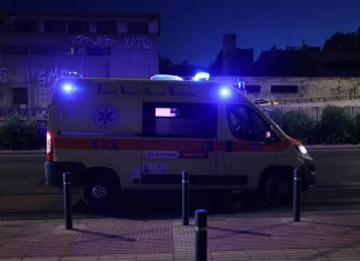 Τραγωδία στον Πειραιά: 17χρονη έπεσε στο κενό από το μπαλκόνι του σπιτιού της στον 5ο όροφο