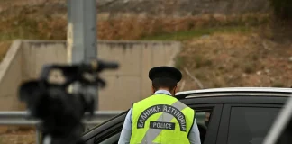 Αττική Οδός: 56χρονος οδηγούσε με όπισθεν στη ΛΕΑ για πάνω από 1,5 χιλιόμετρο – Του είχε αφαιρεθεί το δίπλωμα για κινητό