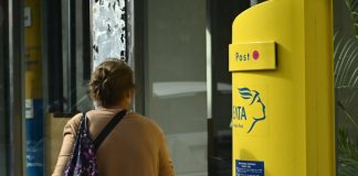 Στον Σκλήκα ο «μουτζούρης», στην κοινωνία τα «λουκέτα» – Ούτε βήμα πίσω για τα ΕΛΤΑ η κυβέρνηση