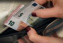 Γκρεμίζεται το αφήγημα της ισχυρής ανάπτυξης