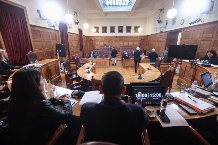 Η πολιτική κατρακυλά με σκάνδαλα και κουμπαριές, ο λαός παίρνει ανάποδες στροφές και ο Τσίπρας 3 Δεκέμβρη θα τα πει χωρίς περιστροφές