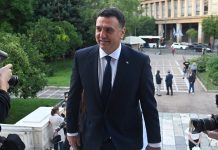 Παραγονταραίοι, ενδιάμεσοι και καιροσκόποι στη ΝΔ – Η απάντηση Κικίλια