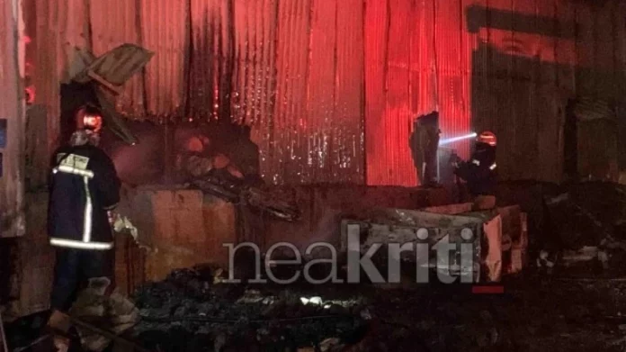 Φωτιά σε εργοστάσιο στο Ηράκλειο – Κάηκε η αποθήκη