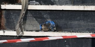 Παλλήνη: Γκαζάκι έξω από τα γραφεία του site της Ομάδας Αλήθειας