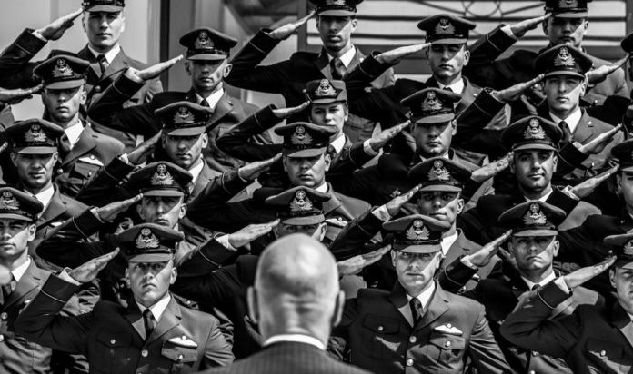 «Όχι άλλες προσβολές και απαξίωση κ. Δένδια»! Ανήμερα της εορτής της ΠΑ ο ΥΕΘΑ «ξαναχτύπησε»