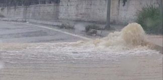 Αγρίνιο: Προβλήματα από την κακοκαιρία – «Λουκέτο» σε δρόμους, πλημμύρισαν σπίτια (Video)