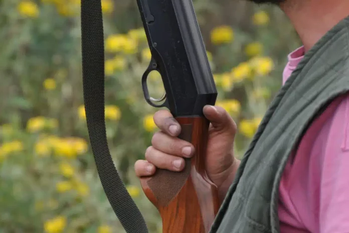 Τρίκαλα: Άνδρας πυροβόλησε με καραμπίνα στον αέρα και τραυμάτισε τη γειτόνισσά του – Μεταφέρθηκε στο νοσοκομείο