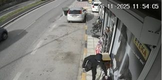 Απίστευτο βίντεο από Θεσσαλονίκη: Άρπαξε το… iqos έξω από κατάστημα και έγινε καπνός!