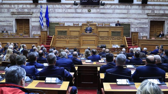 Ο Κυριάκος Μητσοτάκης επιχειρεί να κατευνάσει τους γαλάζιους βουλευτές – Σήμερα στο εντευκτήριο της Βουλής για χαλαρό καφέ και συζήτηση μαζί τους