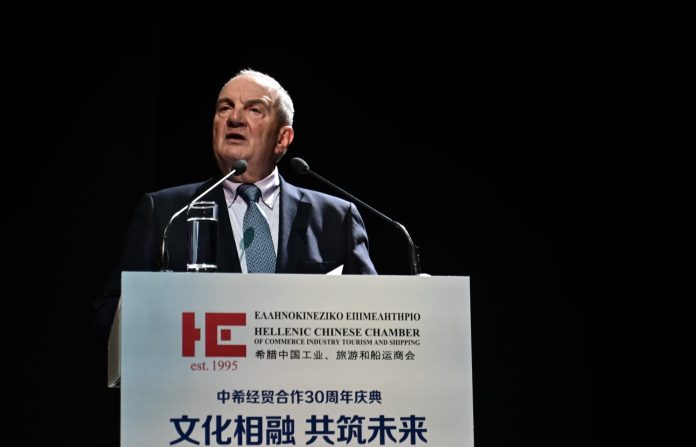 Αποθέωση Καραμανλή στο Eλληνοκινεζικό Eπιμελητήριο