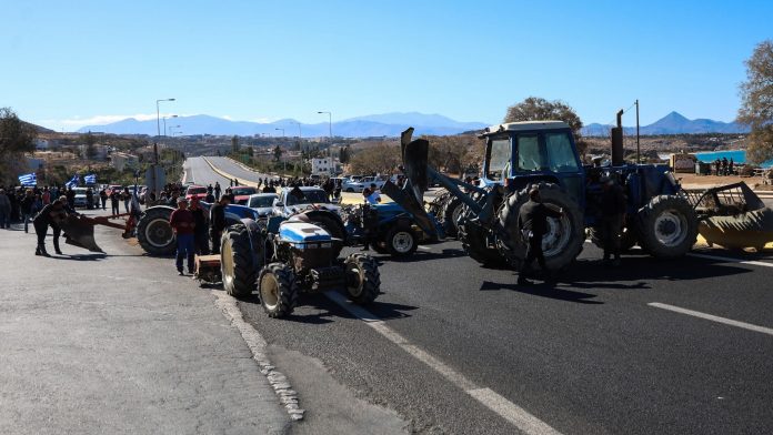 Αλαλούμ με τις πληρωμές των αγροτών: Τεράστιες αστοχίες από τον ΟΠΕΚΕΠΕ – «Ζούμε με δανεικά και μέσα στην ανέχεια»