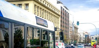 Kάμερες σε λεωφορεία: «Σκάνε» οι πρώτες κλήσεις για αυτοκίνητα σε λεωφορειολωρίδες